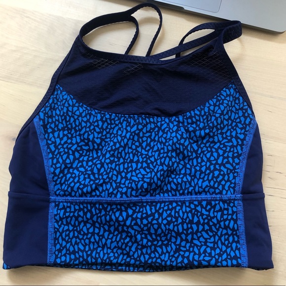 Lululemon high neck blue sports bra, size 6 - Picture 1 of 3
